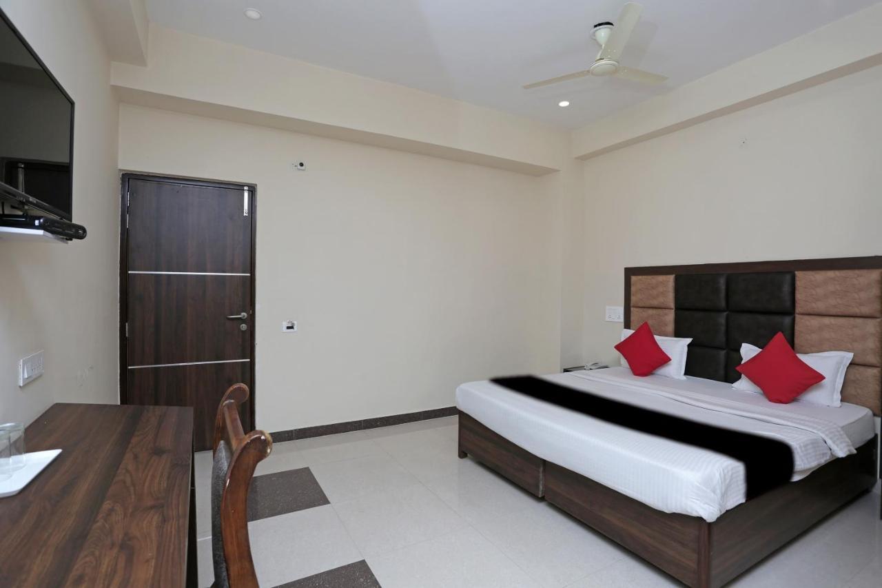 Capital O 37423 Golden Leaf Hotell Dehradun Eksteriør bilde
