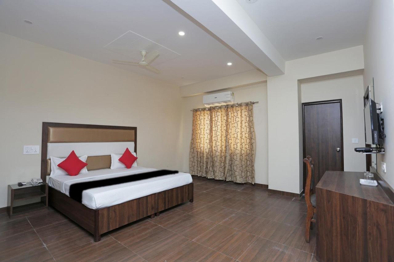 Capital O 37423 Golden Leaf Hotell Dehradun Eksteriør bilde