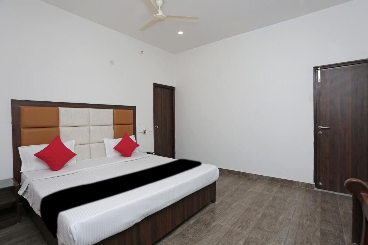 Capital O 37423 Golden Leaf Hotell Dehradun Eksteriør bilde