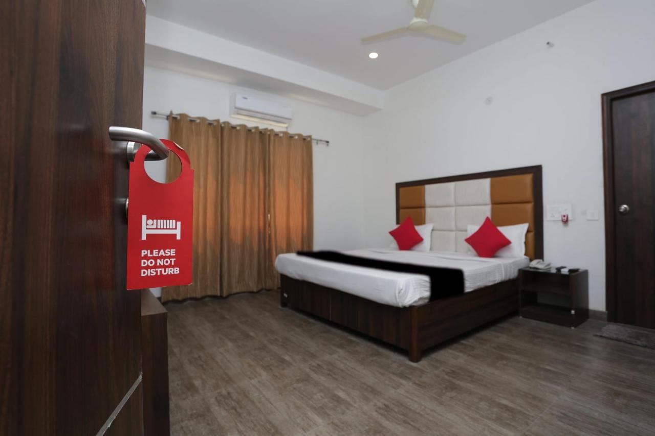 Capital O 37423 Golden Leaf Hotell Dehradun Eksteriør bilde